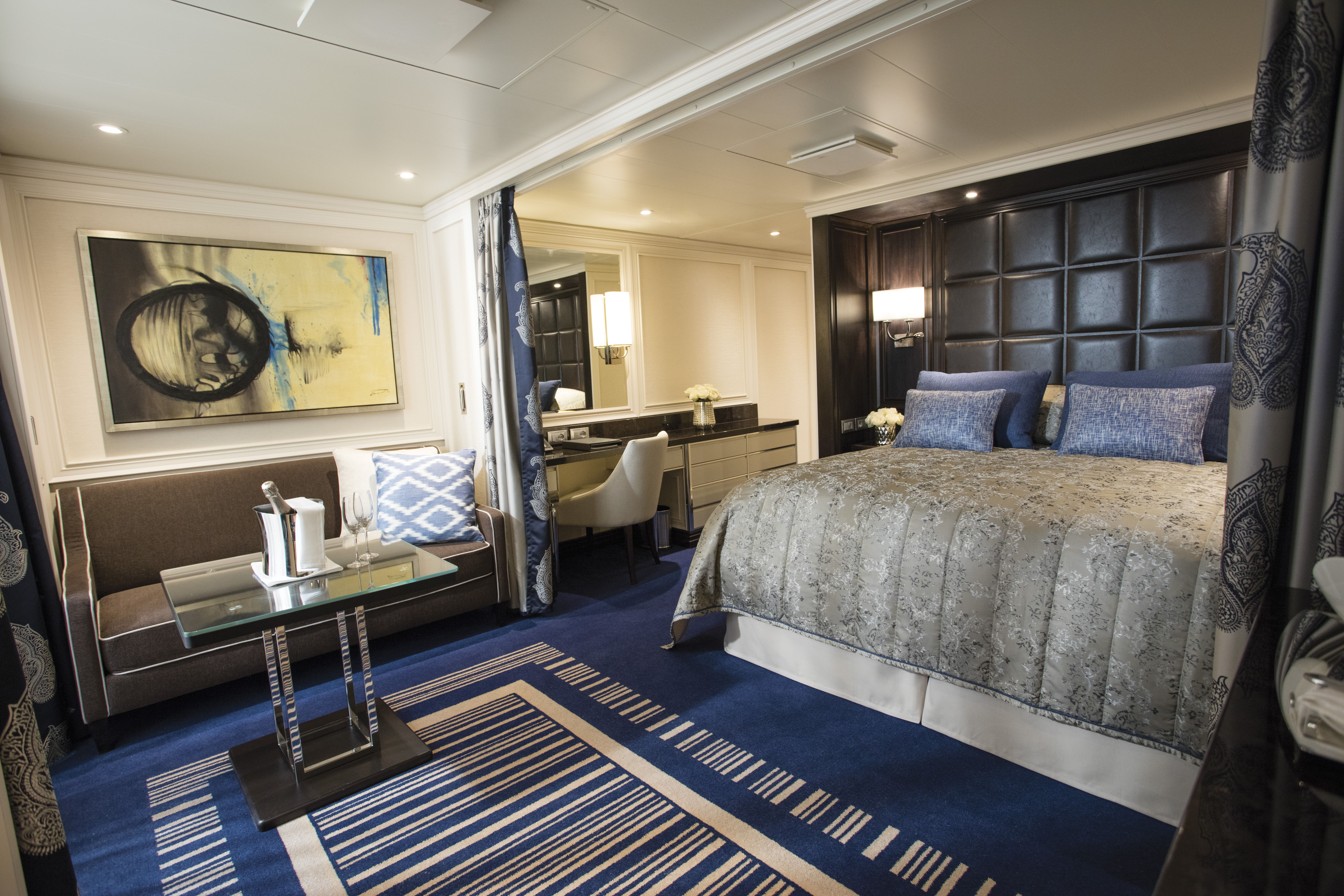 RSSC - Seven Seas Explorer - Accommodation - Superior Suite 2.jpg
